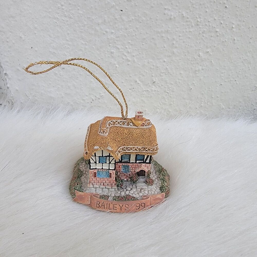 Baileys Original Irish Cream 1999 Lmtd  Edition Christmas Tudor Cottage Ornament